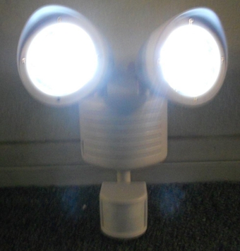 22 LED Outdoor Solar Powered Floodlight Motion Sensor Security Light White Color Body