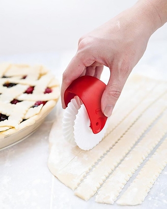 Pie Crust Decorating Tools | Pastry Wheel Cutter | Set of 1